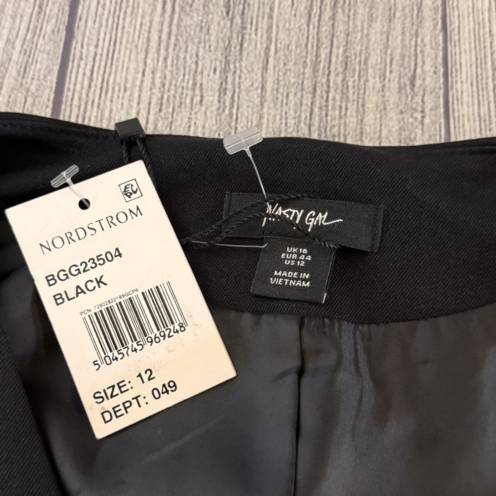 Nasty Gal Black Sleeveless Pleated Hem Mini Romper Playsuit Size 12 Summer Black - Picture 3 of 9